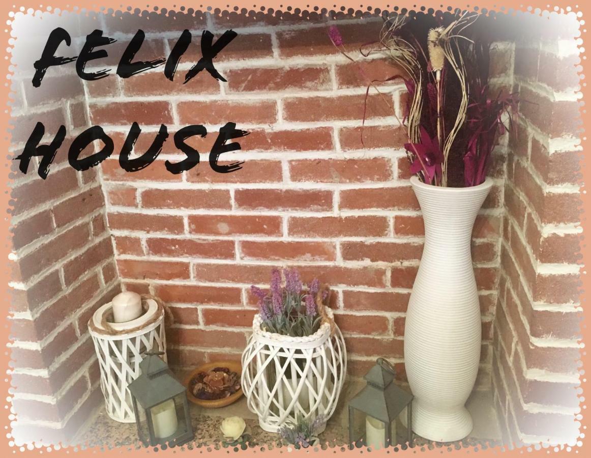 Felix House Bed & Breakfast Codevilla Bagian luar foto